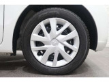 純正のホイールカバーが足元を飾ります!タイヤサイズは155/65R14となります。