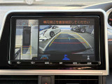便利なパノラミックビューモニター搭載しており、狭い駐車スペースでも安心です。