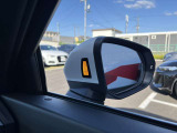 ●ブラインドスポット(サイドアシスト)付き!サイドミラーやバックミラーに映らない車両の存在を指し、これを意識することで事故のリスクを減らすことができます。