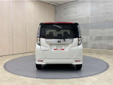 リヤ、後ろから見るとまた車の印象が変わってきますね☆☆