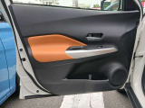 助手席ドア内張