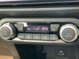オートエアコンは、温度や風量を自動で調整してくれるため、運転に集中でき、疲労軽減にもつながります。また、車内の温度を一定に保つことで、結露やカビの発生を防ぐ効果もあります。