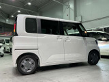 日産ディーラーならではの経験豊富な整備士が、お渡し前にきっちりと車検整備をさせていただいております。またお渡し後1ヶ月もしくは1000kmで、無料の点検整備を実施させていただきます。