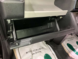 ■POINT■写真で見るよりも現車を 現車をみると写真で見ていたイメージとは少し違う部分もございます。また写真ではわからなかった車の魅力にも気づくことができるので、ぜひご来店ください!