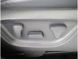 運転席にはパワーシート装備です!