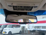 【運転支援】自動防眩ミラー装備!
