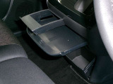 ドリンクホルダーやトレイ、小物入れなどあり、車内での休憩時も快適です♪
