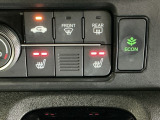 運転席/助手席シートヒーターで寒い日もすぐに温かくなり快適に過ごせます。2段階の温度調整が可能です
