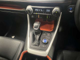 左右独立コントロールフルオートエアコンで車内はいつでも快適!ドライブモードセレクト!スイッチで状況や気分に合わせたお好みの走行モードに切り替え可能!