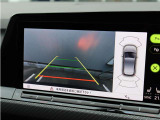 バック時の後方確認をしっかりサポート。駐車時にも周囲の状況を確認しやすいリアビューカメラを備えています。
