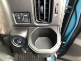 運転席側ドリンクホルダー