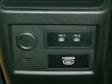USB入力端子が装備されております。(タイプA,タイプC)HDMI端子がございます。
