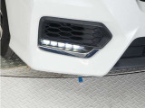 【フォグライト】スタイリッシュな印象を高めるとともに、悪天候時などの前方視界をサポートします。