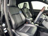 高いホールド性で運転姿勢が安定します。長距離ドライブでも疲れにくいのが魅力です。快適なドライビングライフをお送りください♪