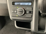 【オートエアコン】AUTOボタンを押してお好みの温度を設定!快適な室温でドライブをお楽しみいただけます♪
