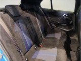 【エアバック】BMWのエアバックやその他の安全装備は、互いに補完しあう事で徹底した安全性を貫きます。万一の事故の際にそれぞれ最適な保護を提供してくれます!