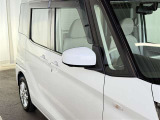【ドアミラー】スタイリッシュなウィンカー付きドアミラーです。周囲からの視認性もよく安全性もアップします。