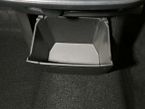 小物入れに便利な収納スペースございます!