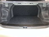 広々としたラゲージスペースを備えています。大きなものや長さのある荷物もしっかりと積み込めます。たくさん荷物を積めるので旅行にも便利です!!