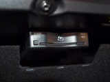 メルセデス専用車載器で純正ナビゲーション連動しております。