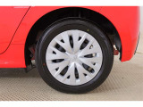 純正15インチスチールホイルでフルキャップです。タイヤサイズは185/60R15になります♪