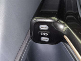 充電用USB付き。スマートフォンなどの充電に便利です。