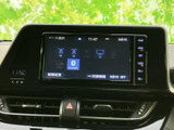 お好みの音楽を高品質で楽しめます。スマートフォンとの連携も可能で、デジタルライフを車内でも手軽に満喫できます。