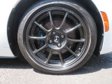 タイヤサイズは195/50R16 84Vです。16インチの純正アルミホイールになっております。