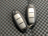 インテリジェントキーです。キーを取り出す事なく、車両のボタン操作だけてドアロック操作やエンジン始動等が可能です。