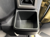 【運転席側ドリンクホルダー】