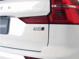 【B5 AWD】高い走行安定性と最適なトラクションを提供するAWD機構を採用。高効率とレスポンスに磨きをかけた新開発「48V ハイブリッド」です。