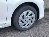 タイヤは15インチサイズ。175/65R15