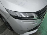 LEDヘッドランプ・・・ハロゲンランプに比べて非常に明るいので、夜間走行時の視認性がアップします。