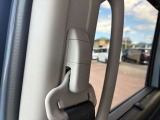 シートベルトも上下調整できるタイプですので、窮屈な運転から解放されます。