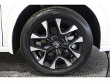 シャープなハンドリングに貢献する☆ホンダ純正アルミホイール☆ボディーにもとても良く合います☆☆☆