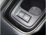 運転席・助手席にはシートヒーターも付いています。
