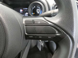 レーンディパーチャーアラートとは車線または走路からの逸脱の可能性を警告すると共に、車線または走路からの逸脱を避けるためのハンドル操作の一部を支援する機能です。詳細は販売店スタッフまでおたずねください。