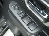 ◆ハンドル・インパネシフト◆シフトノブはインパネに配置されているので、運転席&hArr;助手席の移動が簡単。