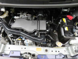 ルーミーのエンジンルームです。マツダ正規ディーラーとして、責任を持って整備しお渡しいたします。
