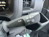 オートライト装備。周囲の明るさに合わせて自動でライトを点灯・消灯し運転時の操作負担を軽減します!