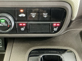 運転席/助手席シートヒーターで寒い日もすぐに温かくなり快適に過ごせます。2段階の温度調整が可能です