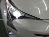 1灯の光源でハイ・ローを切り替えられるBi-Beam LEDランプ。通常ランプの2倍以上明るく約10年のロングライフです。