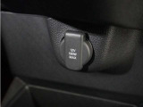 ◆12V電源ソケット◆スマートフォンの充電等にも便利な電源ソケット!使いやすい場所に装備されています。