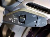 【コックピットシート】BMW車の主役席。車体中央にくる様に配置し車両重心とが一致する事でドライバーと車との一体感あるドライビングを実現。人間工学に基づき形成した形状が長時間のドライブ疲労も軽減します!