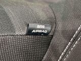 車両側方からの衝撃を緩和するSRSサイドエアバッグ(運転席/助手席)に加えて,SRSカーテンシールドエアバックも標準装備