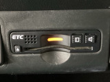 【ETC車載器】もはや必須アイテムのETCを搭載!高速道路のご利用時にとても便利!わずらわしい料金所での現金支払いが不要となりスムーズに通過できます♪