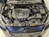 SKYACTIV-G搭載!爽快なパワーフィールと低中速の豊かなトルクによる実用域での扱い易さを是非体感して下さい!エンジンルーム内の清掃も行き届いております♪