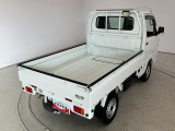 【3方開】荷台のゲートは3方向に。シーンに合わせ、効率よく荷物の積み下ろしが行えます♪