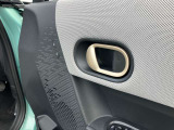 MINIはドアが分厚いです。衝突によりドアがつぶれてしまった場合にも外からいち早くドアを開けれるよう考えられています。数十秒の救出の遅れが命につながりかねない場合、こういった配慮が重要なポイントです。