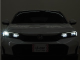 LEDヘッドライト(オートハイビーム機能付)が搭載されており、遠くまで明るく均一に照らし、高速道路等での安心感が向上しております。